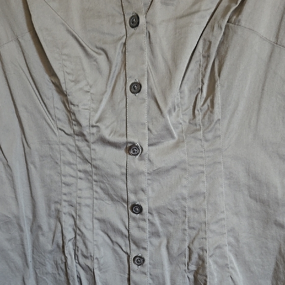 Women's Gray Button-Up Top - Picture 6 of 9